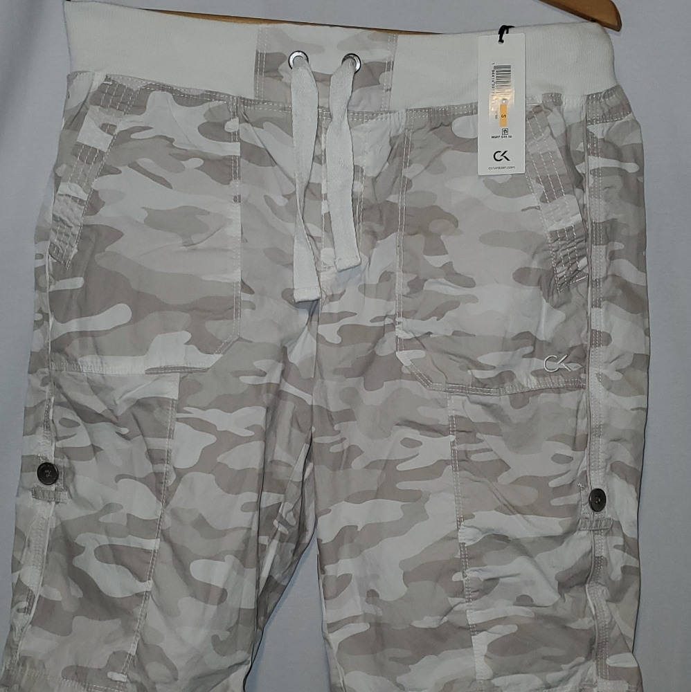 Calvin Klein Perf Cargo Bermuda Short Camo Print